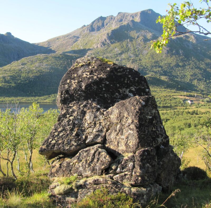 Kabbussteinen, Straume i Bø